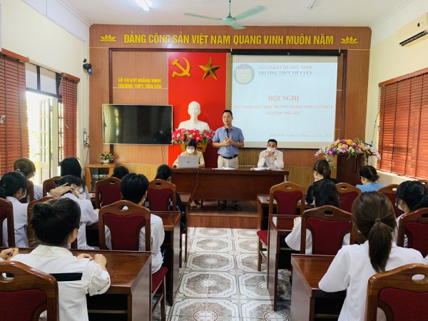 Hội nghị đối thoại giữa Hiệu trưởng và học sinh lần thứ II (năm học 2021-2022)